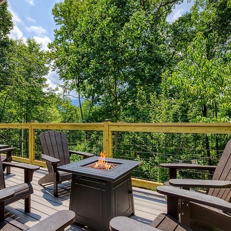 Whispering Winds, Hot Tub, Game Room, Wifi, 1089 Free Tickets Each Paid Day, Dollywood And More Gatlinburg Exterior foto