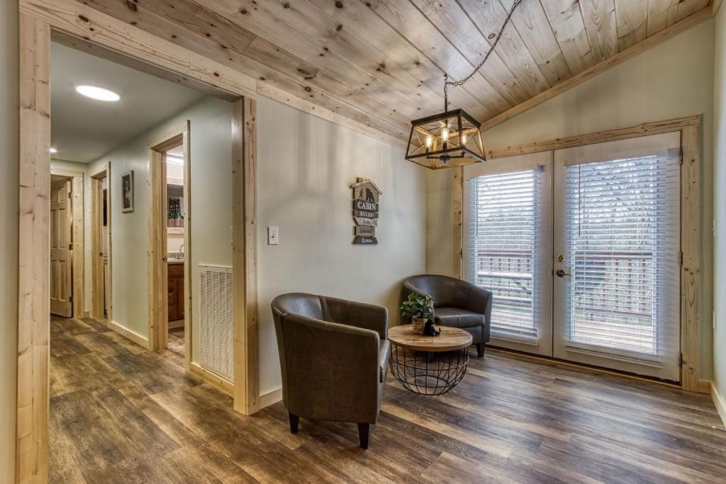 Whispering Winds, Hot Tub, Game Room, Wifi, 1089 Free Tickets Each Paid Day, Dollywood And More Gatlinburg Exterior foto