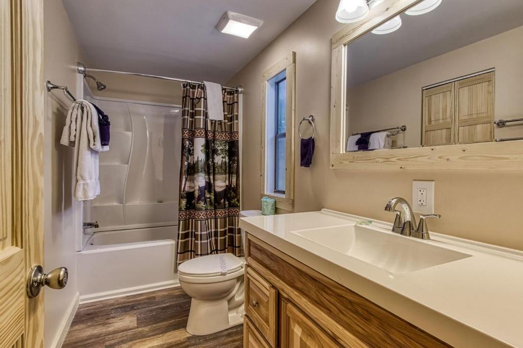 Whispering Winds, Hot Tub, Game Room, Wifi, 1089 Free Tickets Each Paid Day, Dollywood And More Gatlinburg Exterior foto