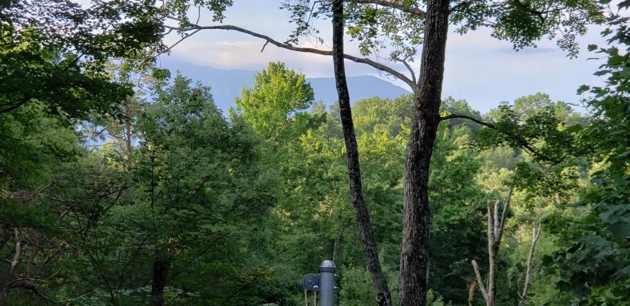Whispering Winds, Hot Tub, Game Room, Wifi, 1089 Free Tickets Each Paid Day, Dollywood And More Gatlinburg Exterior foto