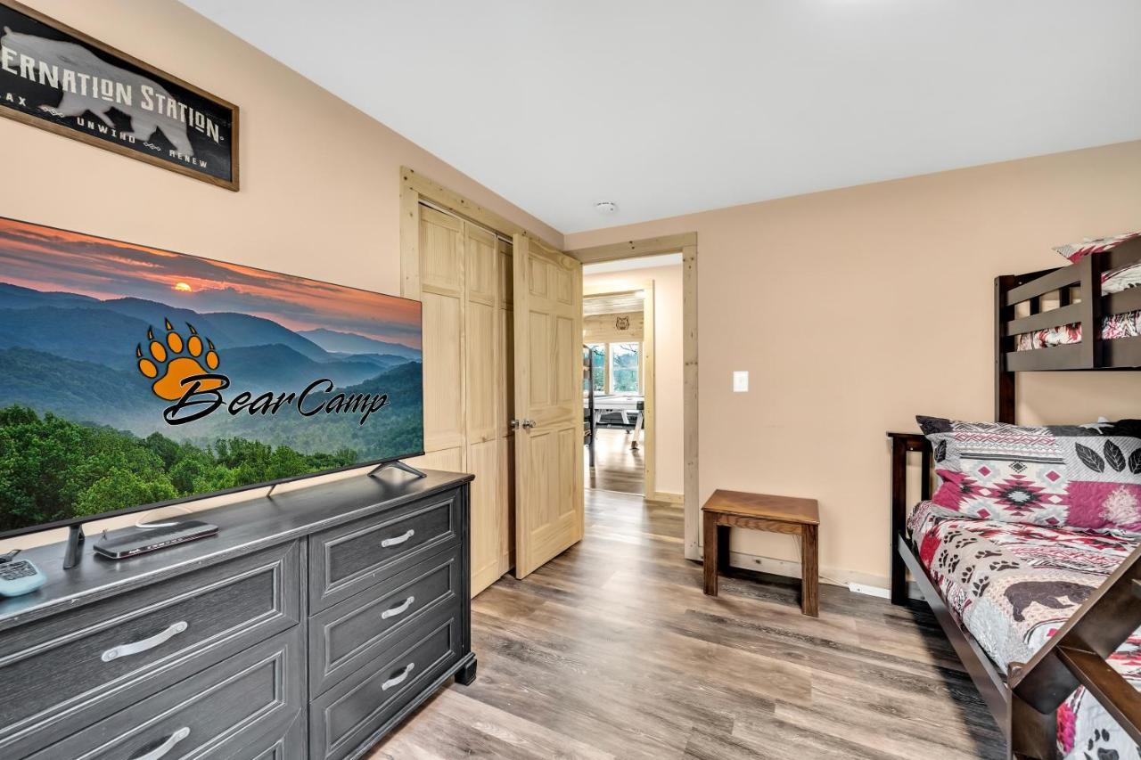 Whispering Winds, Hot Tub, Game Room, Wifi, 1089 Free Tickets Each Paid Day, Dollywood And More Gatlinburg Exterior foto